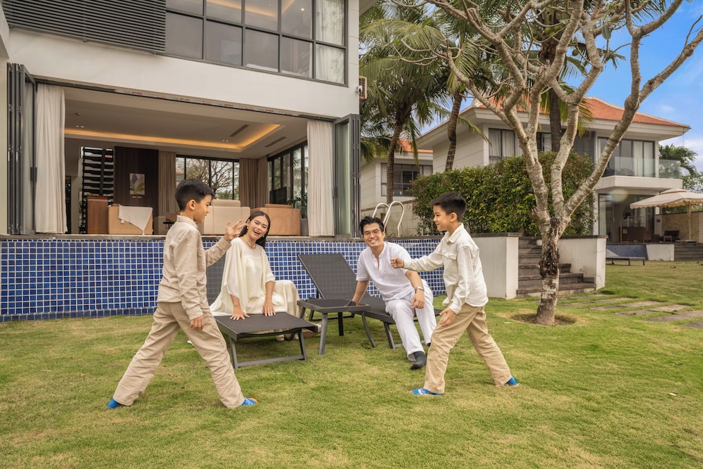 Ocean Villa Da Nang 4BR 5 Beds, Private Pool and Kitchen