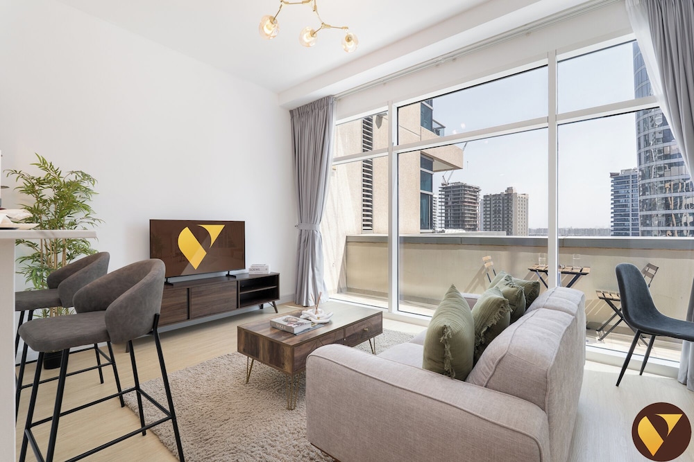 Vogue Business Bay Walkable to Dubai Mal