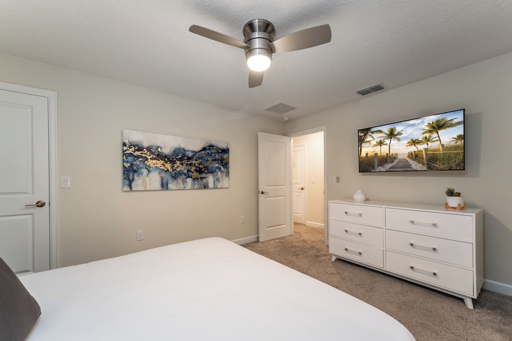 Enchanted 5BR Townhome Disney Fun Awaits