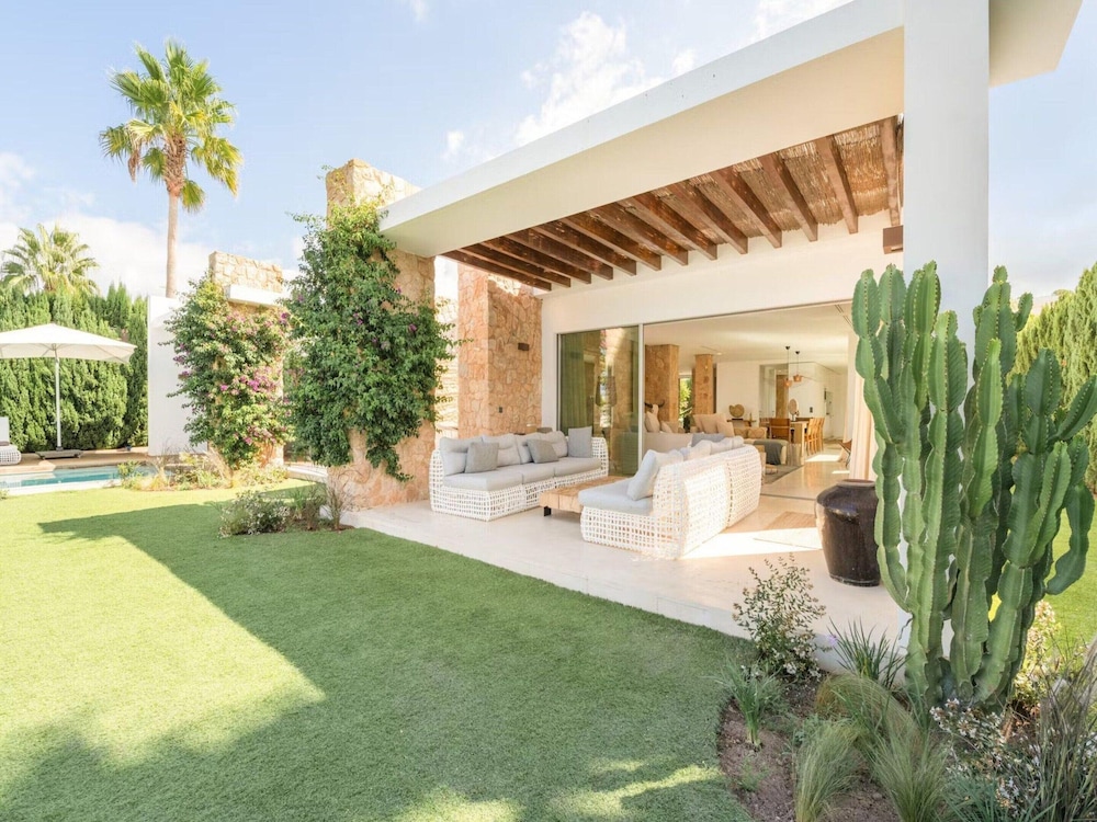 Holiday Home With Pool Area