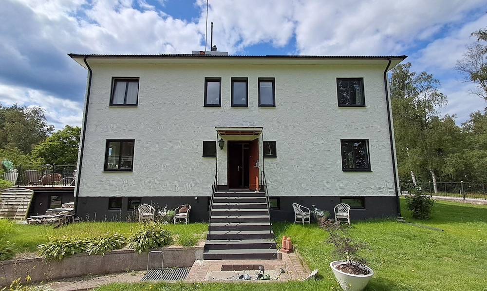 Hotel Ankis Bed and Breakfast - Image 1