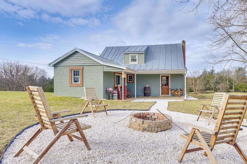 Grill & Fire Pit: New Market Getaway on 3-acres!