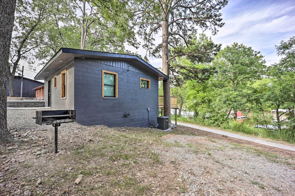 Deck & Boat Dock: Lakefront Cabin in Eucha! view 4