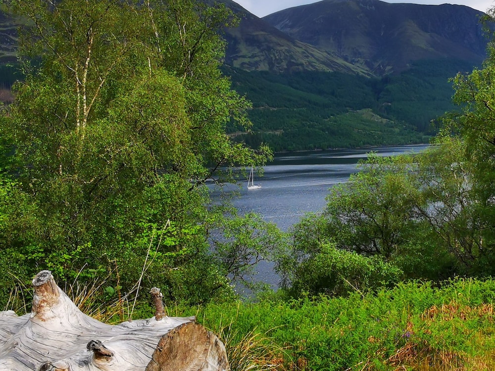 Lochside, 1 The Corries