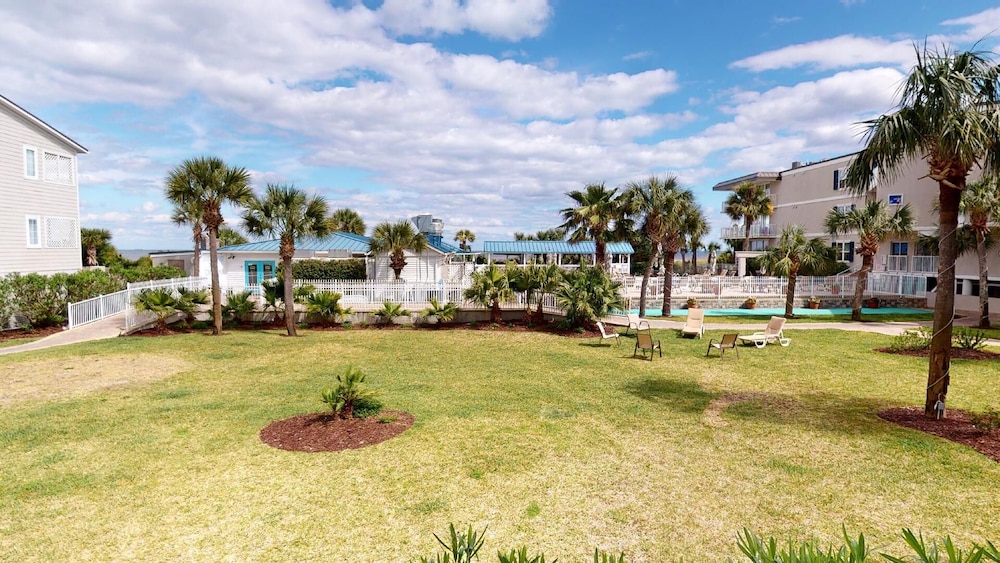 Tybee Beach Club 113 by Tybee Vacation Rentals