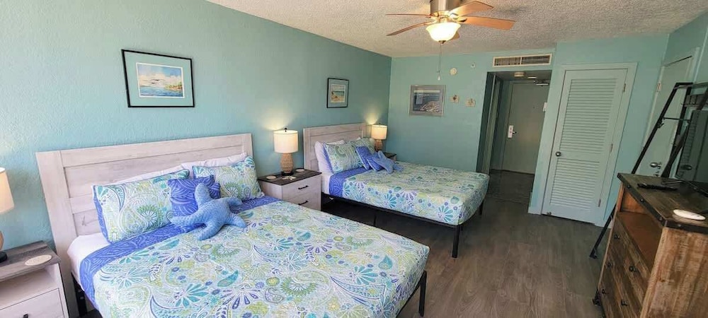 Beachfront Hotspot - New Furnishings - Pool - 1st Floor
