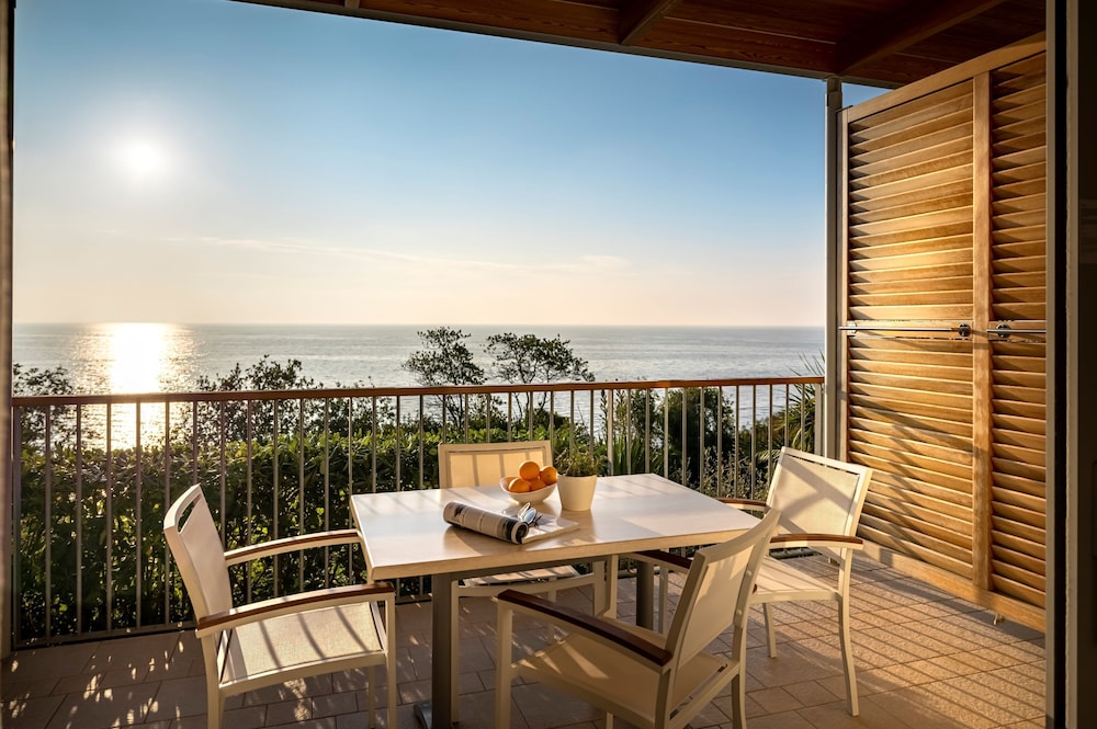 Isabella Island Hotel & Villas