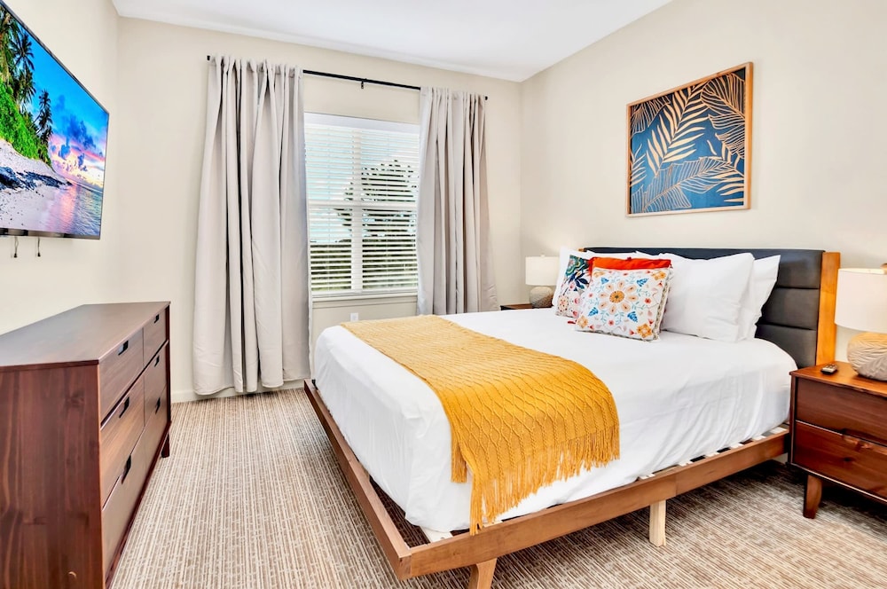 3BR Condo - Pool Hot Tub Sauna - Near Disney