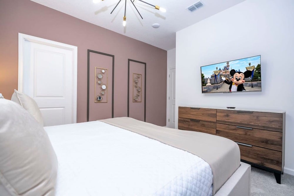 6163 Fantastic Home With 12bd