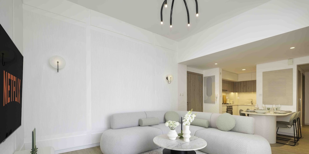 LUX The Dubai Hills Executive Suite