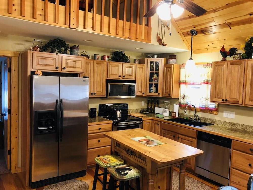 Dragons Den - Wonderful Mountain Cabin for Whole Family Coosawattee River Resort view 5