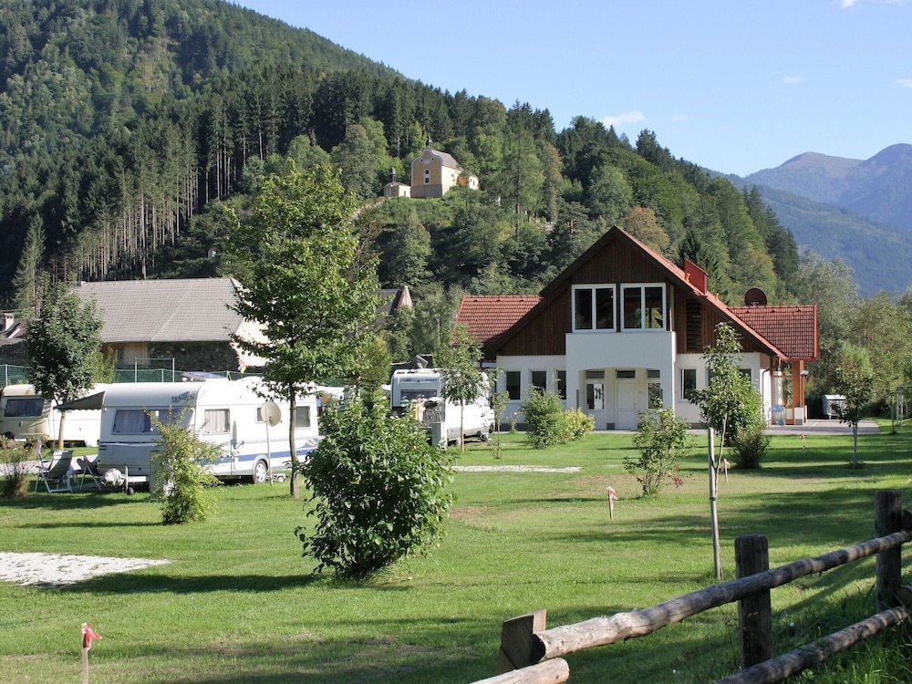 Mobile Home in Sachsenburg by River Drau view 2