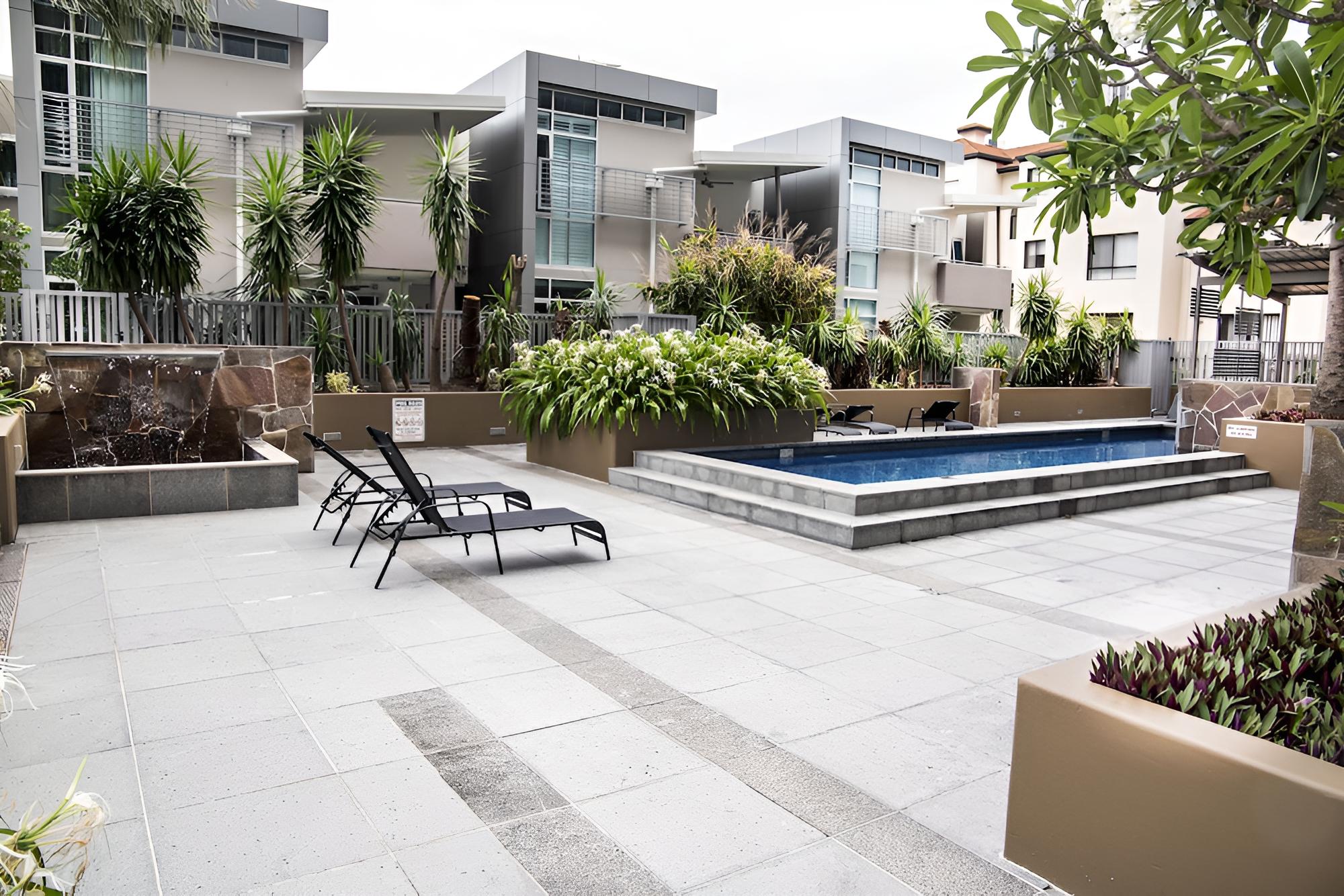 Surfers Paradise Suite with Pool and Spa