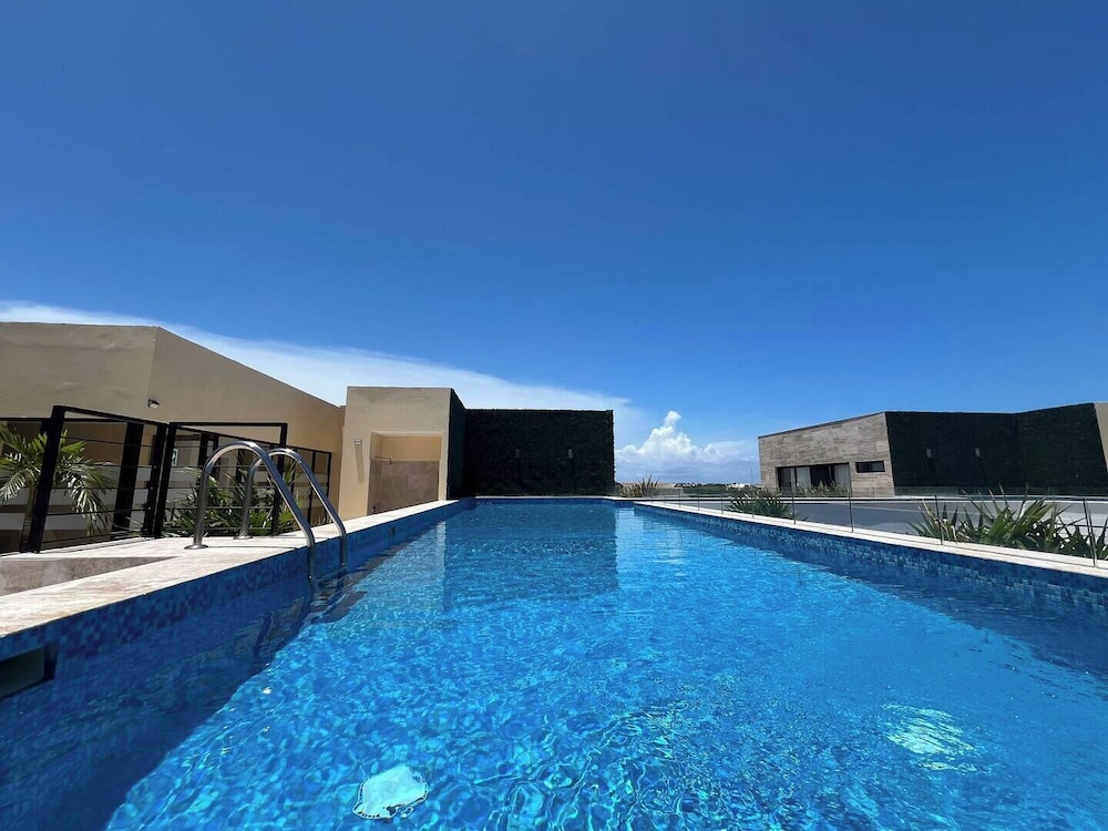Spacious Penthouse at Viva Residences