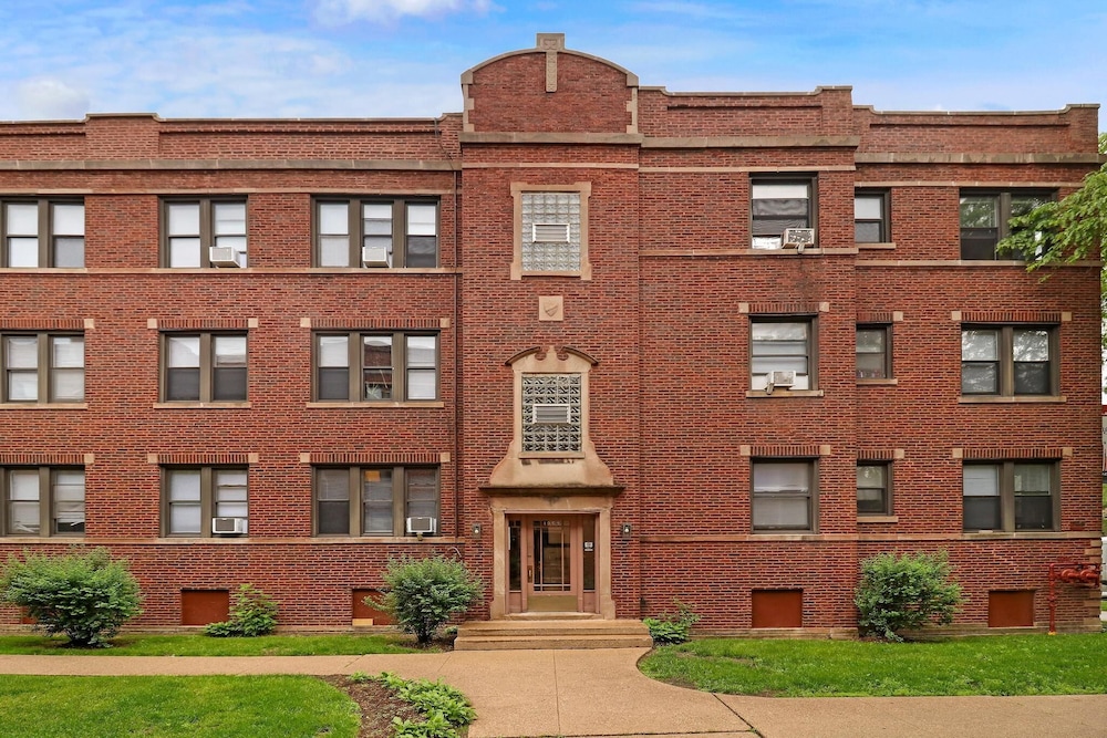 2BR Getaway - Touhy 3S