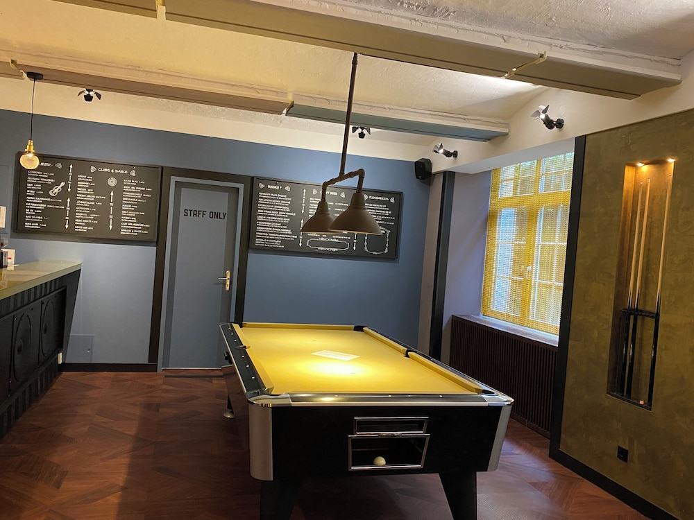 Singer109 Hostel