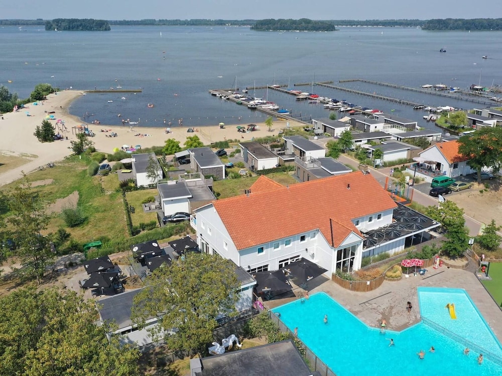 Veluwemeer Chalet With Microwave view 3