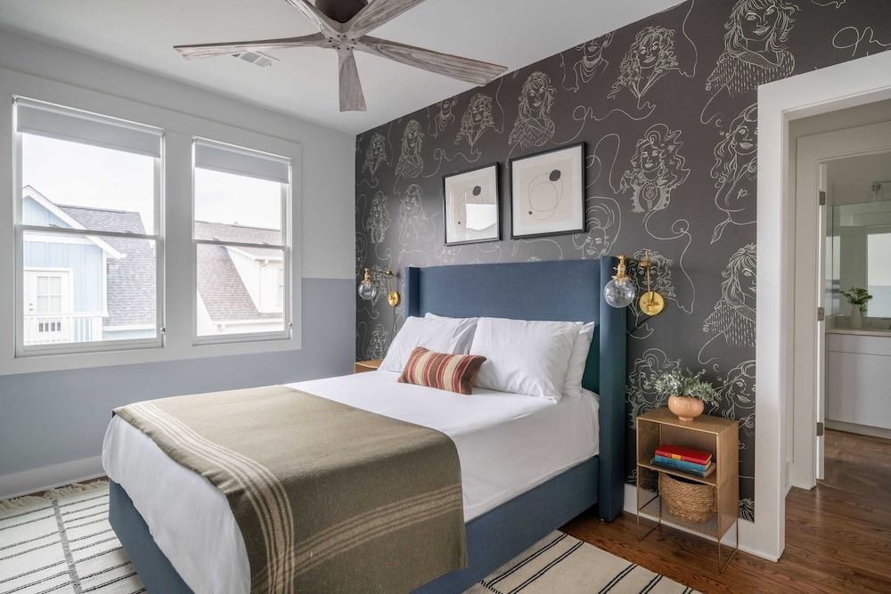 Sleeps 36 3 Homes, Minutes to Downtown+broadway 12bdr Group Getaway in Nash!