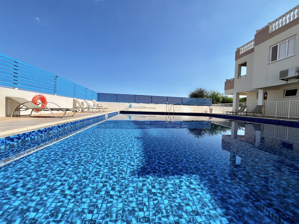41 KAP - Stay Paradise Apartment
