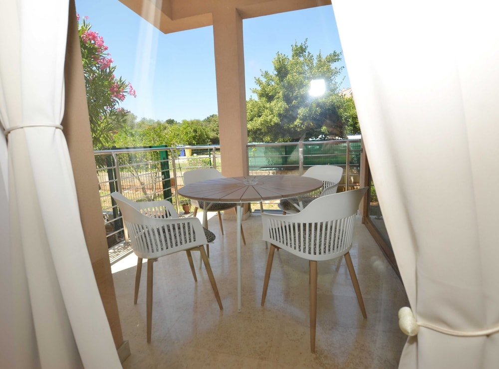 Elegant and Brigth Corner Apartments