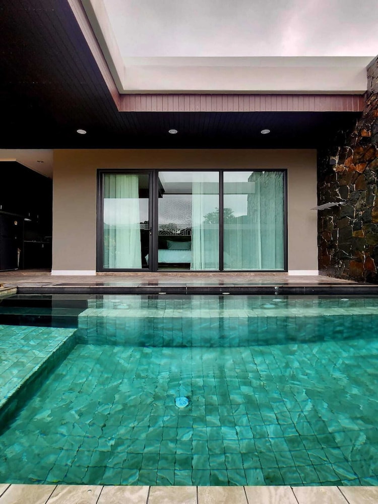 Song View Pool Villa