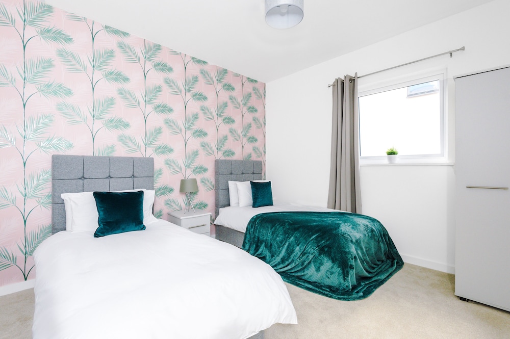 City Centre Manchester 2 Bed Apartment view 2