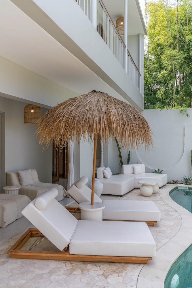 Villa Hawk