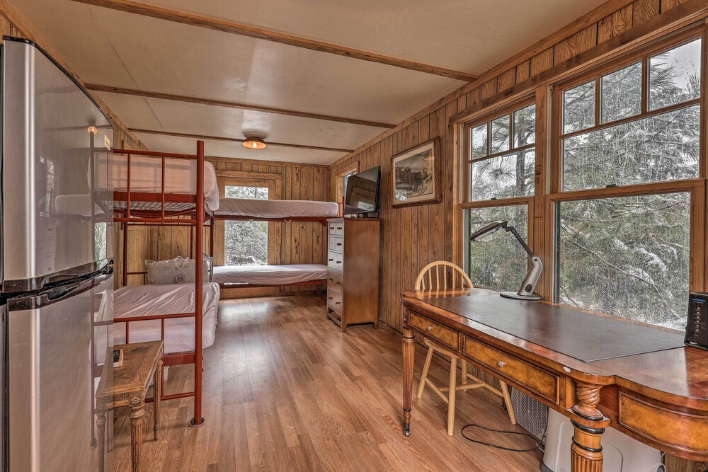 Three Rivers Vacations - Creekside Cabin 8 Mi to Kings Canyon National Park - Property Image 3