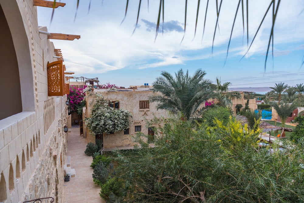 Zad Elmosafer Guest House