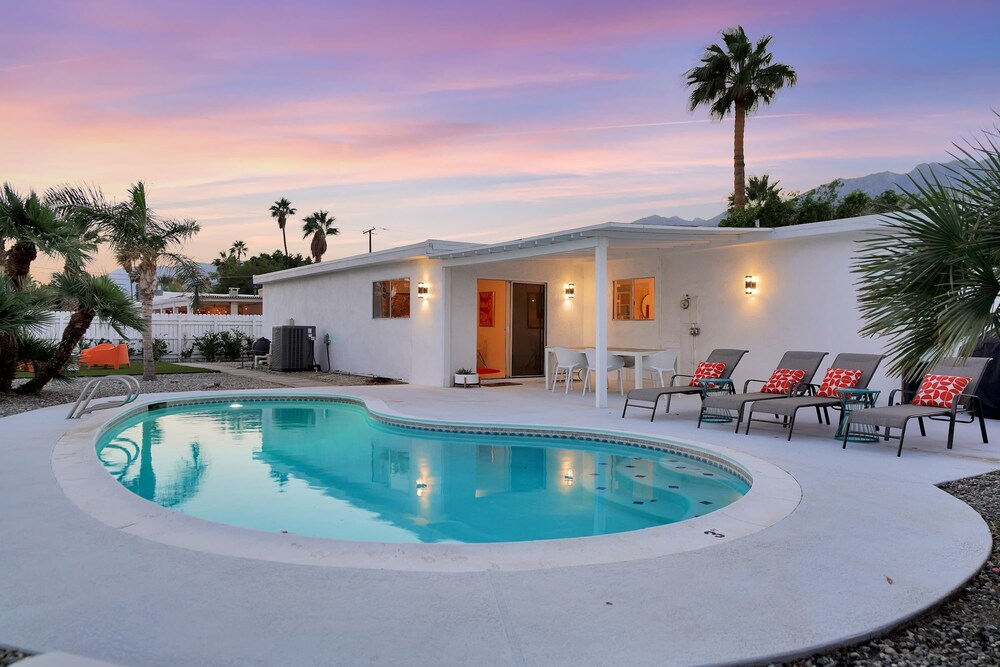 Retro Desert Retreat - Ideal Palm Springs