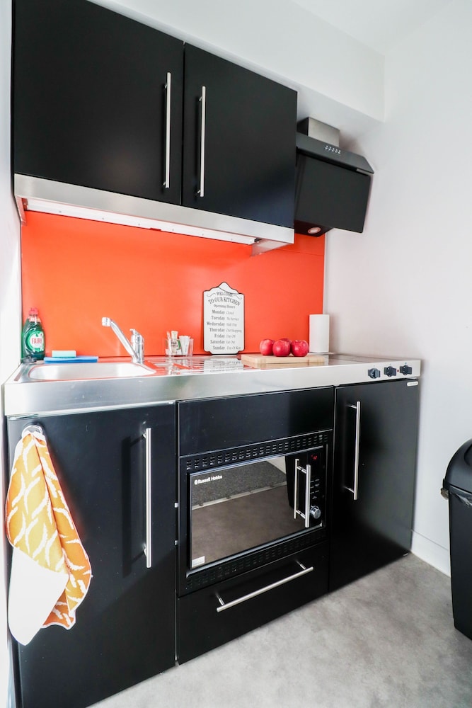 Cosy and Bright 1-bedroom Stay