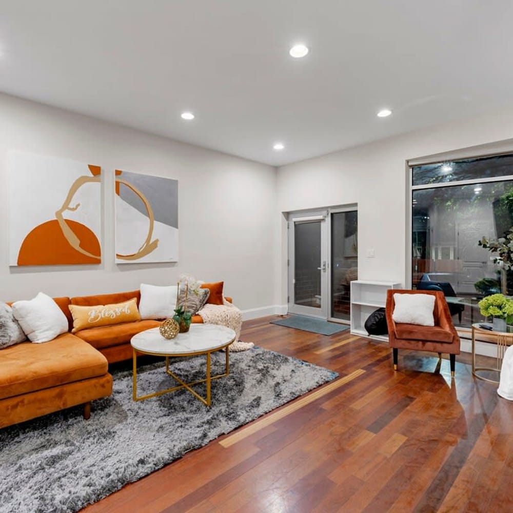 Luxurious 8 Bed Retreat State of the Art Theater
