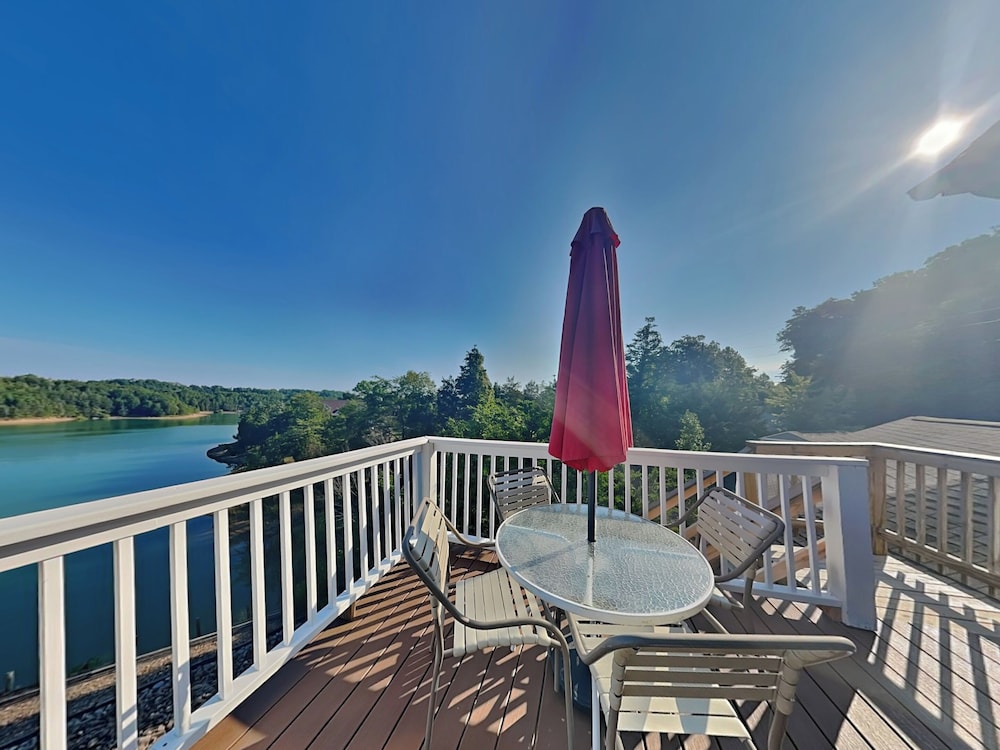 Tranquil Cove by Jackson Mountain Rentals