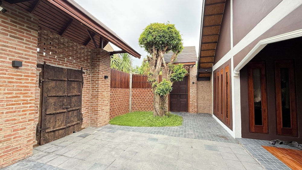 Kawarin Kanpuri Villas