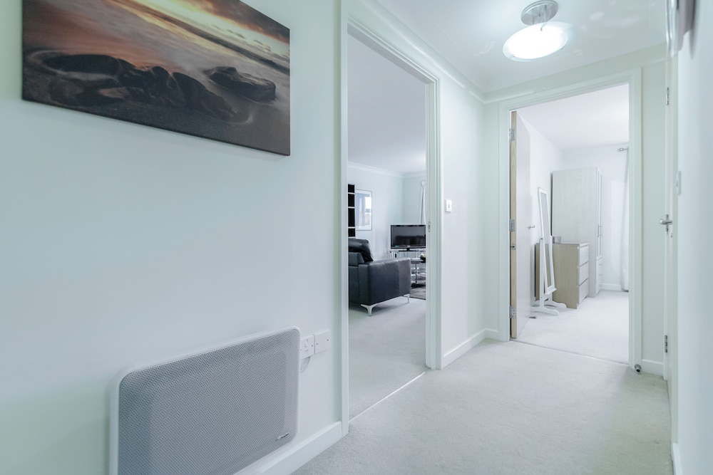 Guildford Vacations - Roomspace Apartments-Courtyard Guildford - Property Image 21