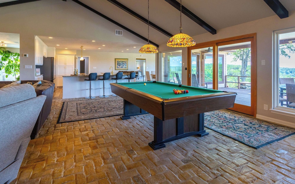 Valley View Retreat for 10