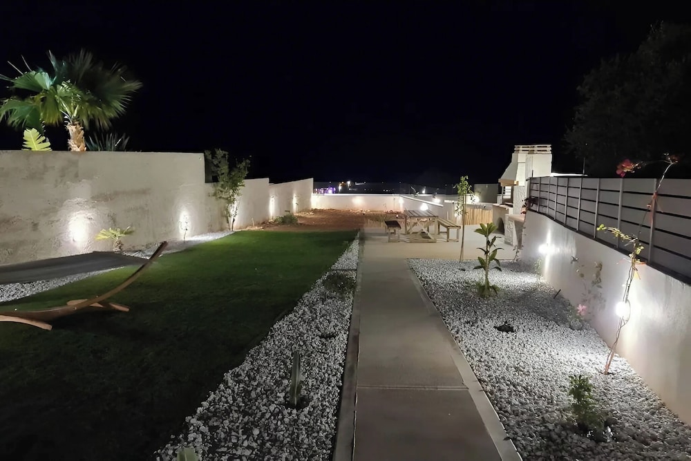 Zoi's SeaView House