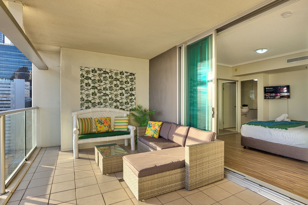 Oasis Retreat Level 27 in Casino Towers