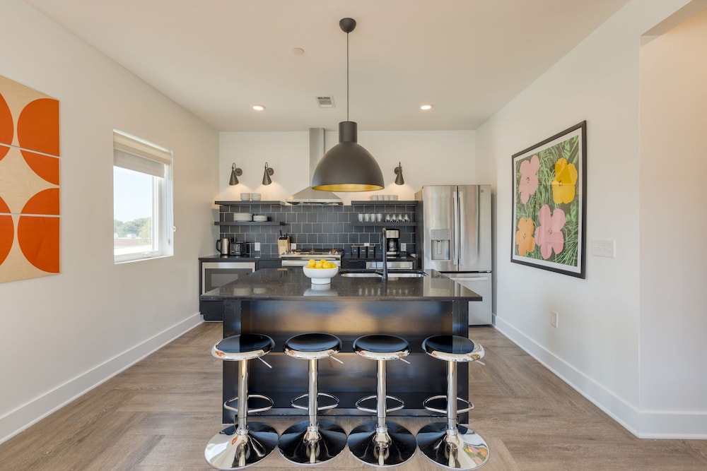 The Carter 405 by Avantstay 4BR Balcony