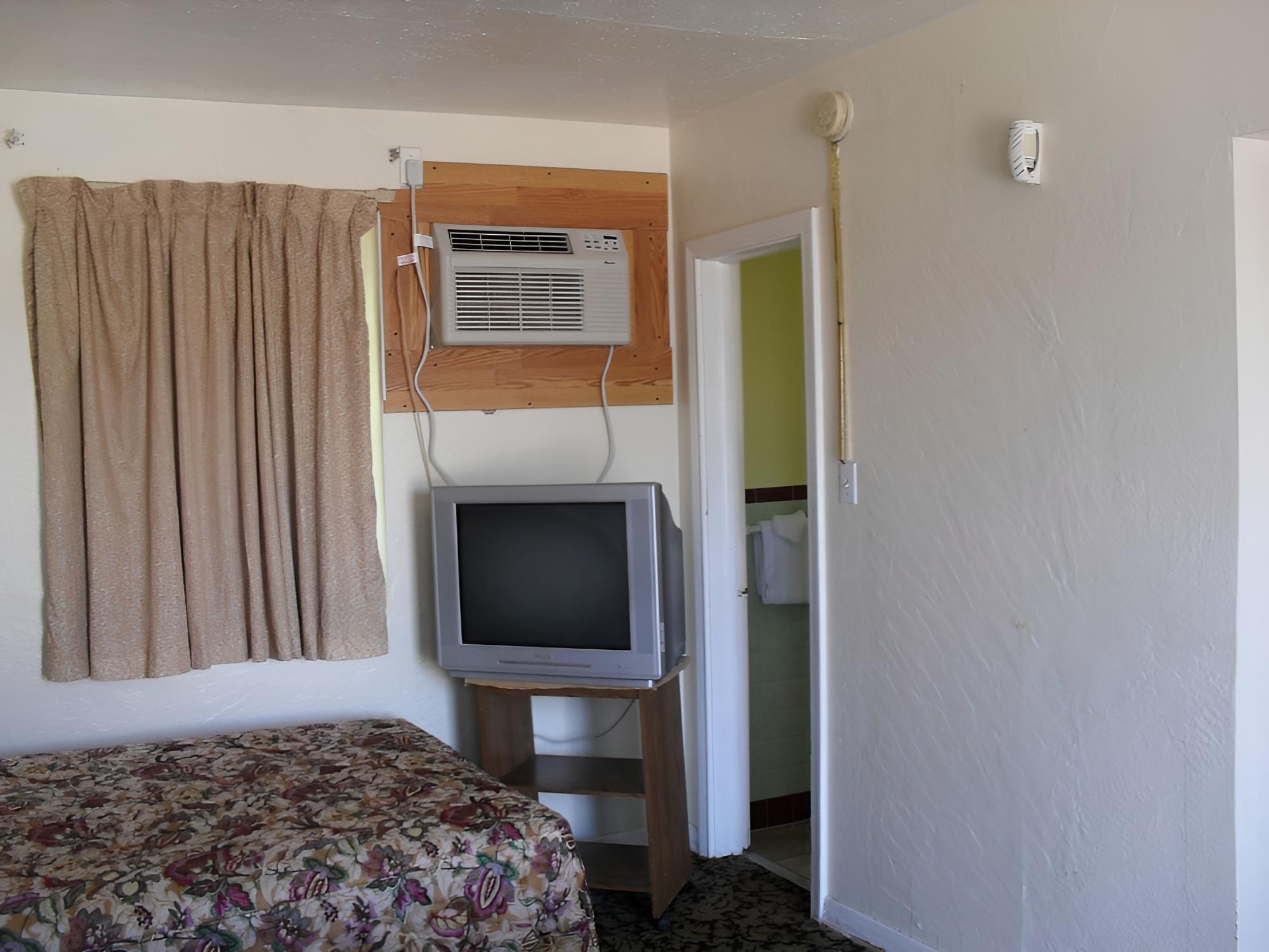 Shore Winds Motel