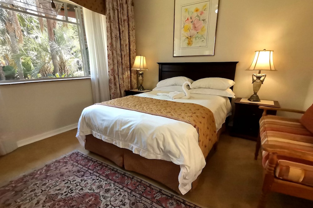 Royal Ridge Guest House and Apartments