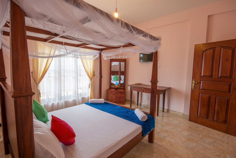 roylanka inn view 3