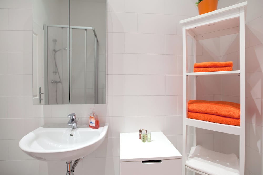 Apartment Theresiengasse Check in 15h to 22h Only