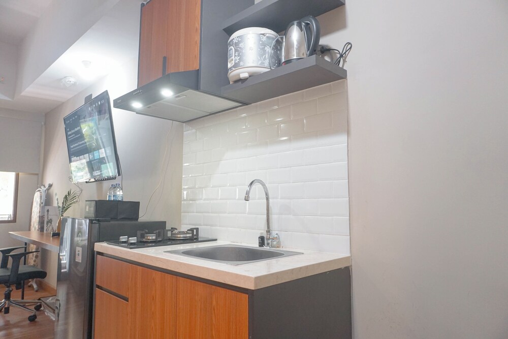 Homey Studio LRT City Jatibening Apartment