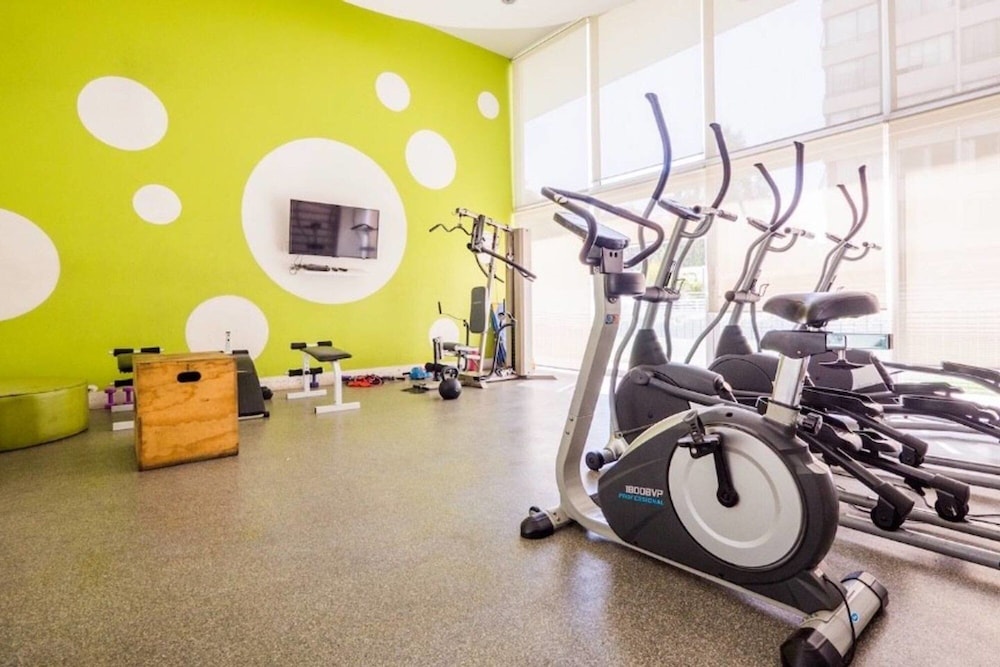 Carmelitas Contemporary 1BR Apt - Pool Gym Metro