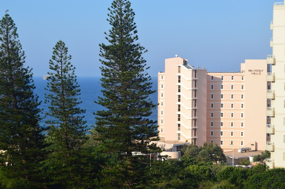 403 Lighthouse Mall Apartments