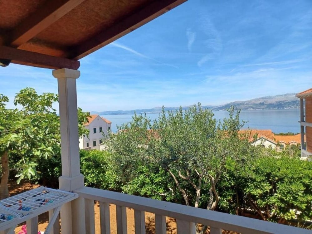 Lumos - Panoramic View & Olive Garden - H view 5