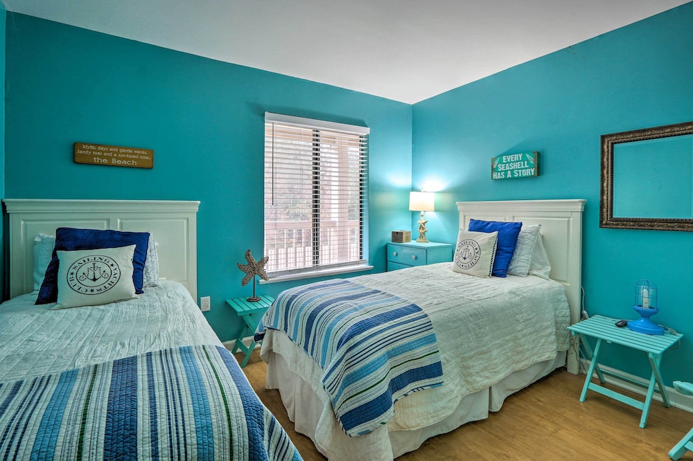 Steps to Beach & Pool Area: Hilton Head Condo
