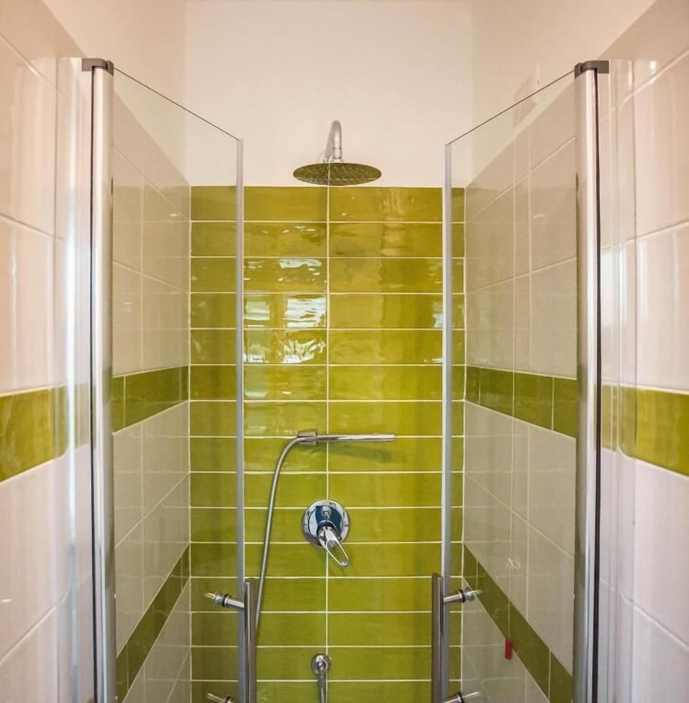 Guest House COLORS
