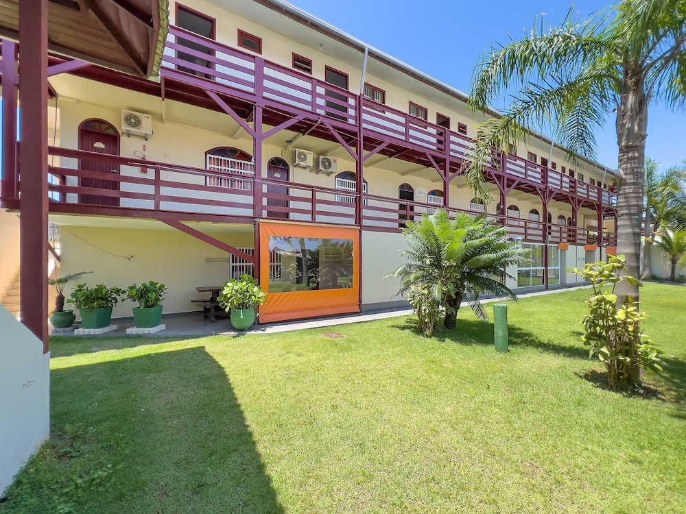 AP 06 Ala Bombinhas Residencial Solavir